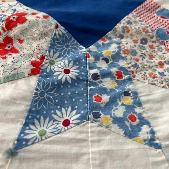 Handmade Fan Quilt Patchwork Floral Pattern Reversible 71.5"x 67" - Picture 4 of 16